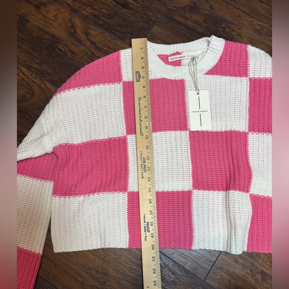 moon & madison Pink and White Checkered Crew Neck Sweater size L - Picture 3 of 6